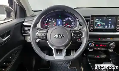 Kia Stonic 2020 1.4 Автомат в Москве № 122125, миниатюра 2