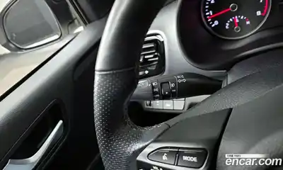 Kia Stonic 2020 1.4 Автомат в Москве № 122125, миниатюра 10