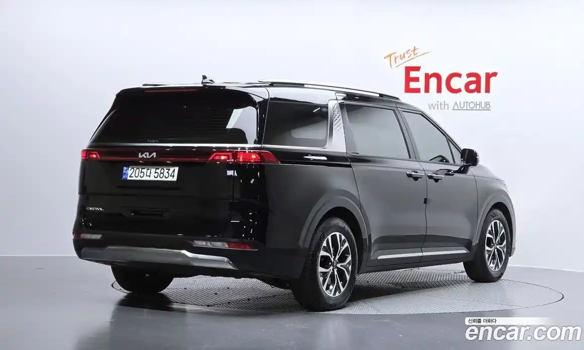 Kia Canival 2023 3.5 Автомат в Москве № 122165, фото 8