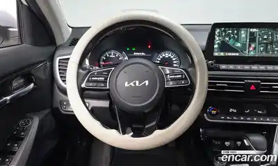 Kia Seltos 2023 1.6 Автомат в Москве № 124031, миниатюра 6