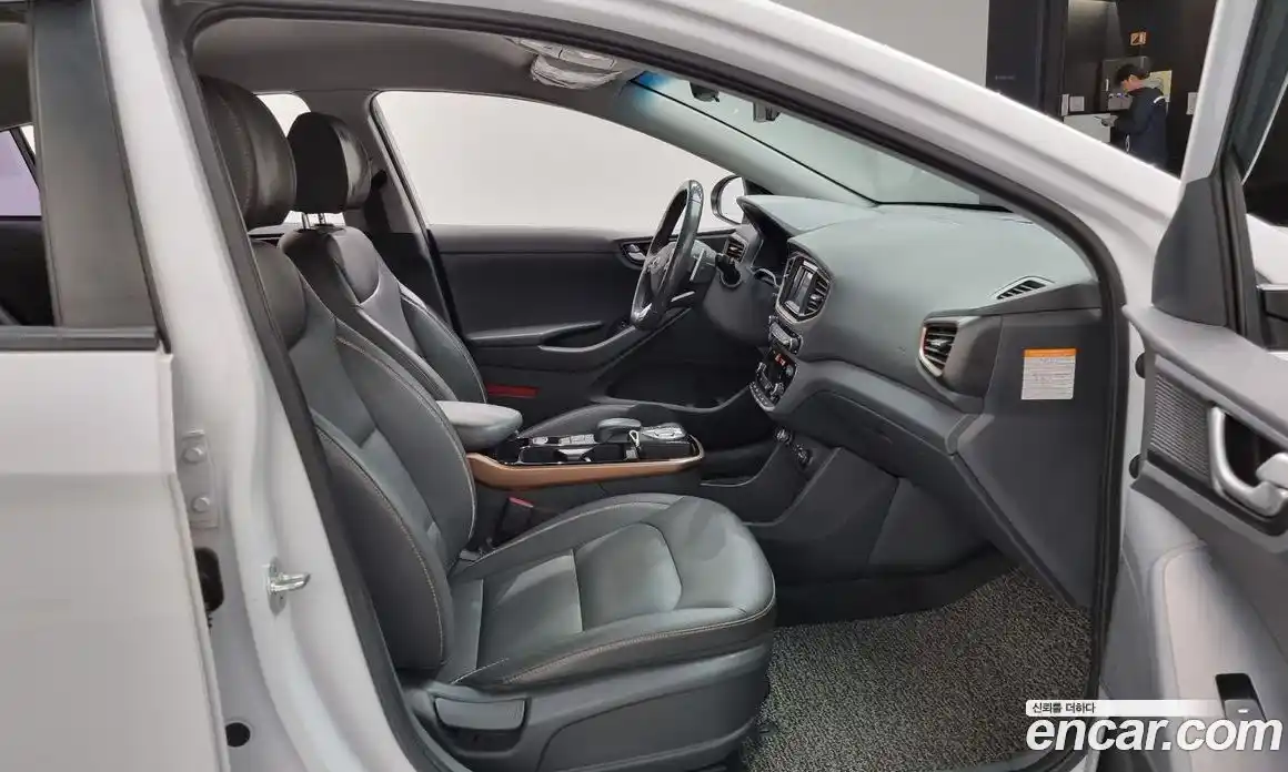 Hyundai Ioniq 2018 Автомат в Москве № 125900, фото 18