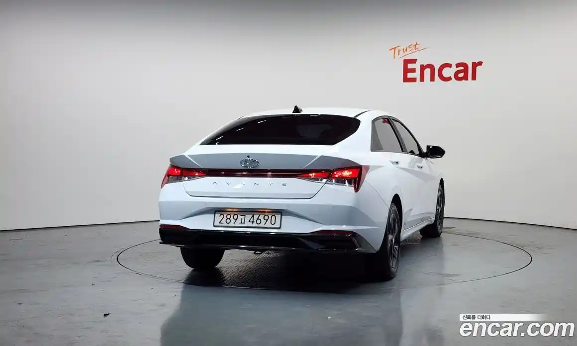 Hyundai Avante 2023 1.6 Автомат в Москве № 127715, фото 1