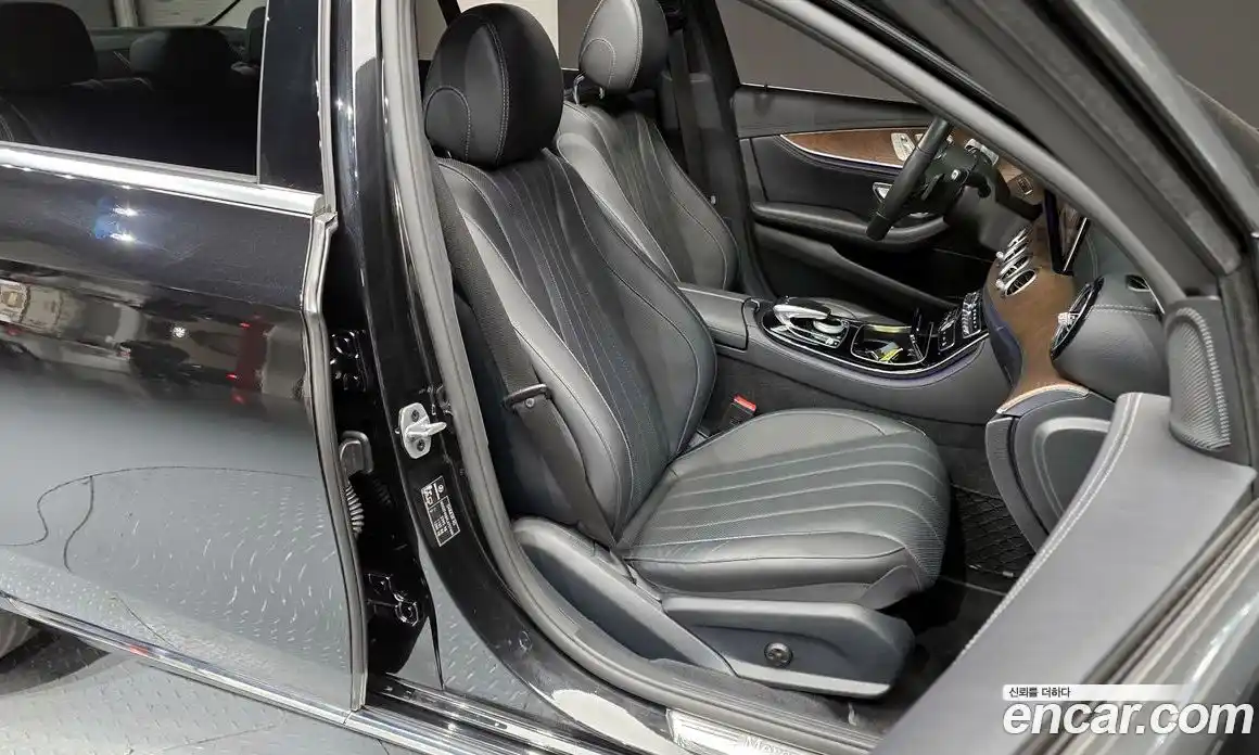 Mercedes-Benz E-Class 2020 2.0 Автомат в Москве № 143573, фото 17