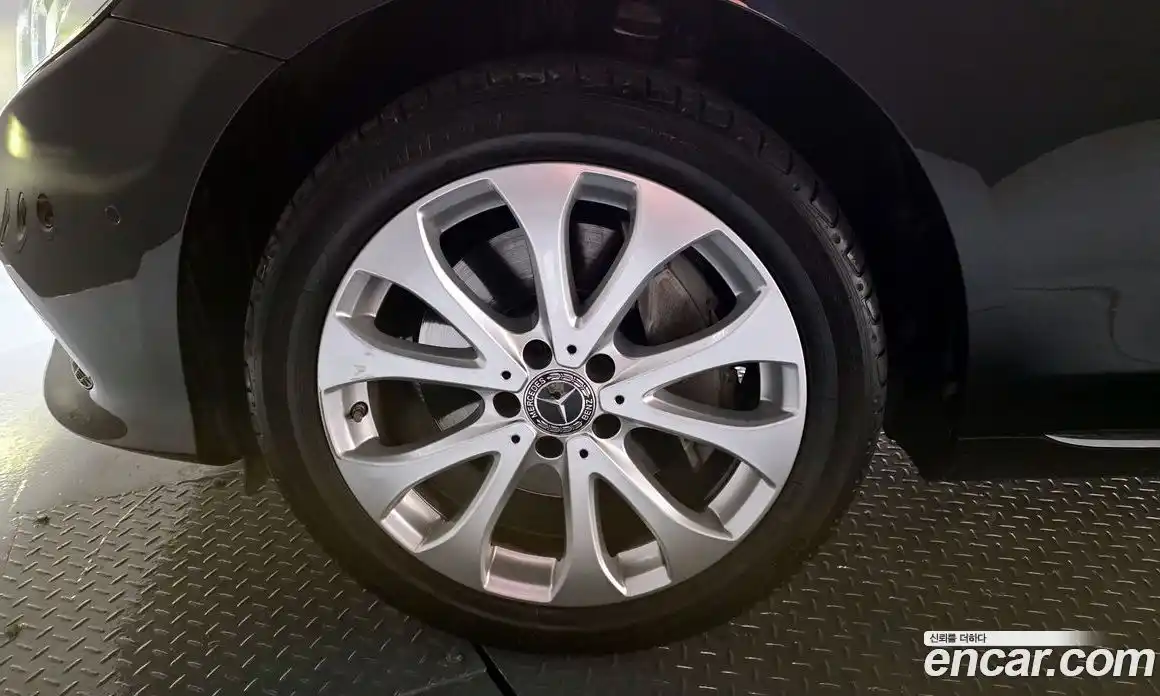 Mercedes-Benz E-Class 2020 2.0 Автомат в Москве № 143573, фото 2