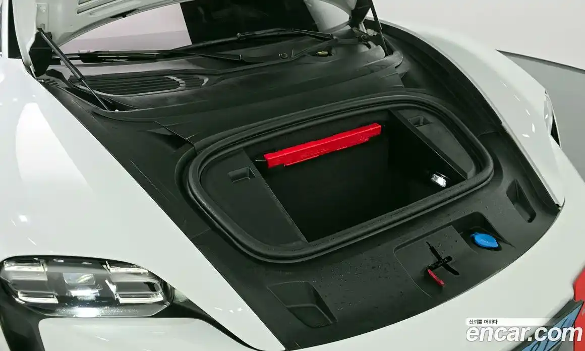 Porsche Taycan 2021 0.1 Автомат в Москве № 165344, фото 4