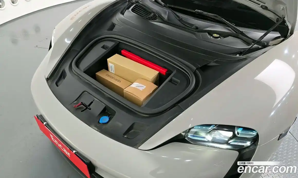 Porsche Taycan 2021 0.1 Автомат в Москве № 165350, фото 12