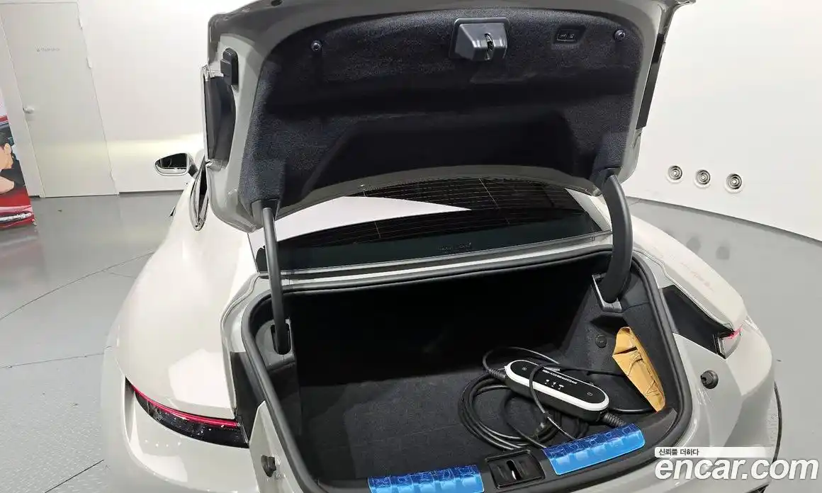 Porsche Taycan 2021 0.1 Автомат в Москве № 165350, фото 5