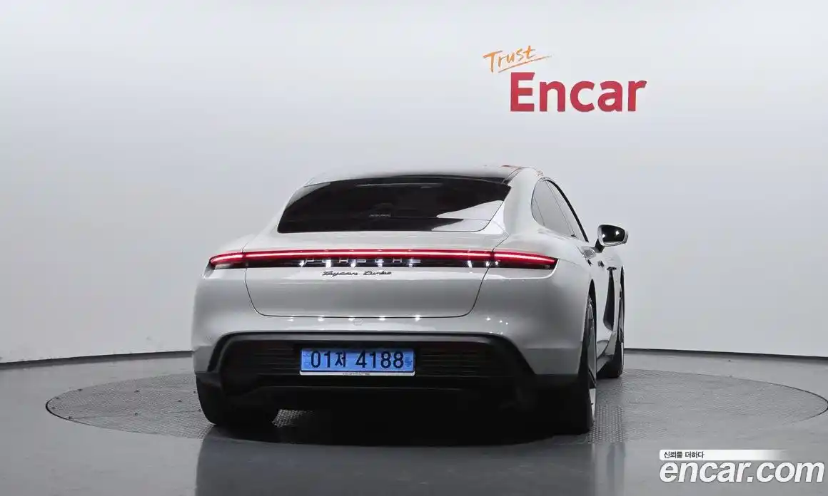 Porsche Taycan 2021 0.1 Автомат в Москве № 165350, фото 10