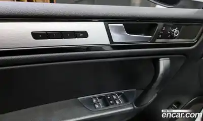 Volkswagen Touareg 2013 3.0 Автомат в Москве № 169103, миниатюра 6