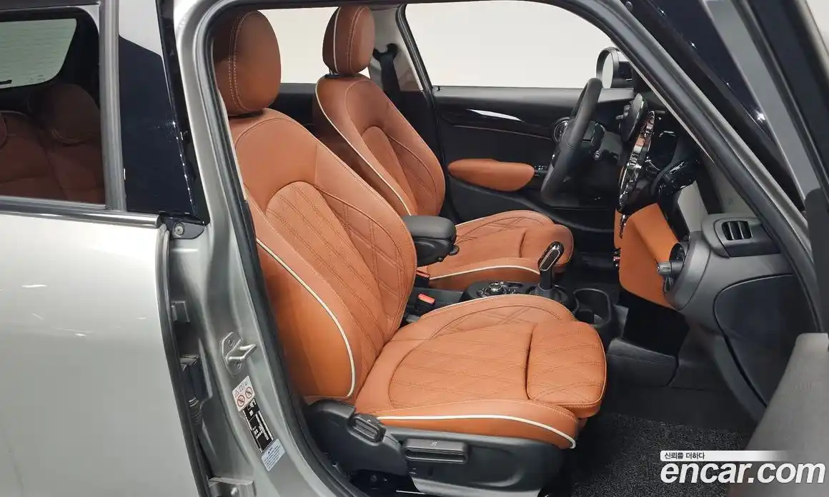 Mini Cooper 2024 2.0 Автомат в Москве № 176765, фото 1