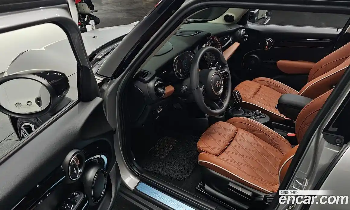 Mini Cooper 2024 2.0 Автомат в Москве № 176765, фото 7