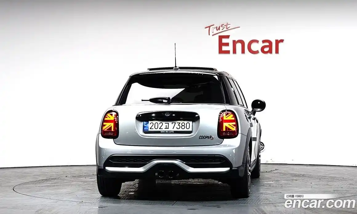 Mini Cooper 2024 2.0 Автомат в Москве № 176765, фото 10