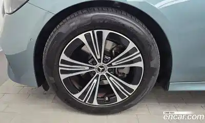 Mercedes-Benz E-Class 2024 2.0 Автомат в Москве № 177175, миниатюра 3