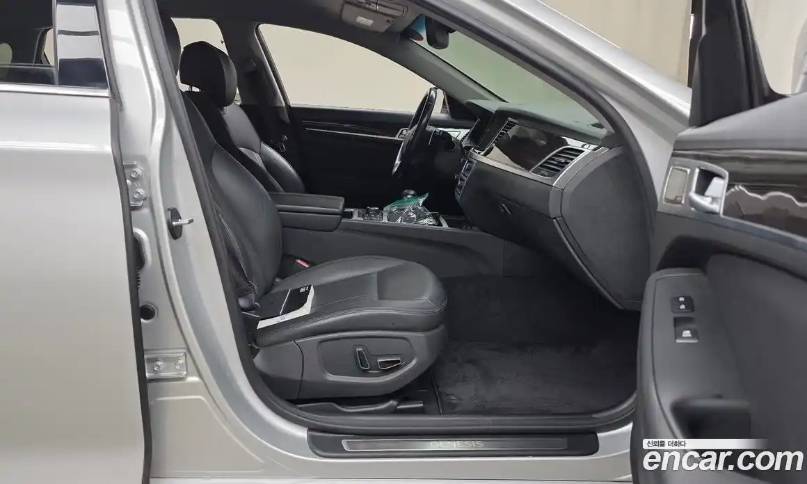 Genesis G80 2017 3.3 Автомат в Москве № 179525, фото 13