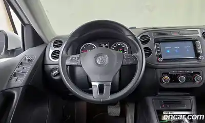 Volkswagen Tiguan 2015 2.0 Автомат в Москве № 187384, миниатюра 2