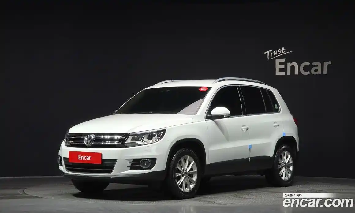 Volkswagen Tiguan 2015 2.0 Автомат в Москве № 187384, фото 8
