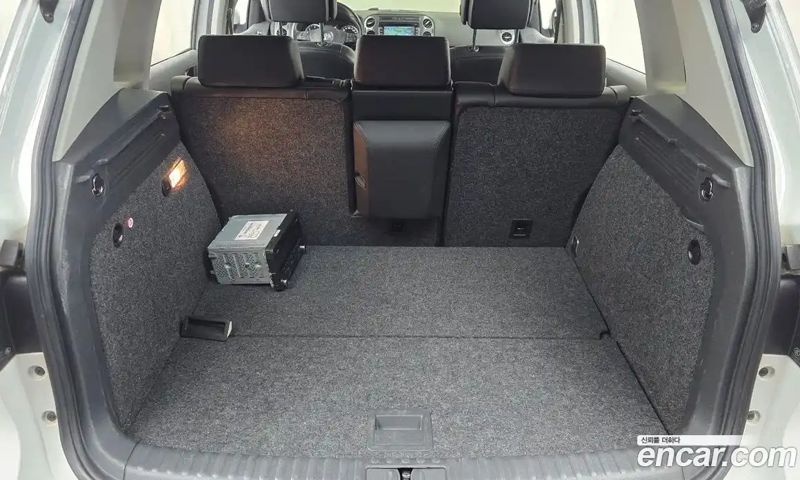 Volkswagen Tiguan 2015 2.0 Автомат в Москве № 187384, фото 9