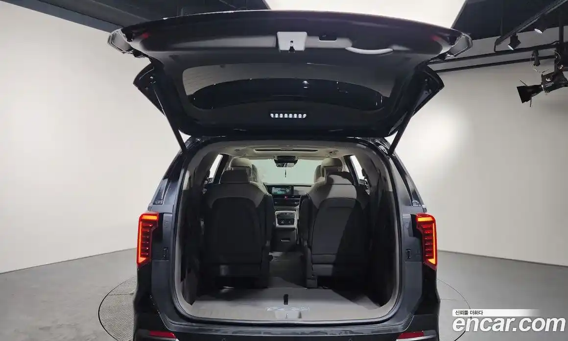 Kia Canival 2025 3.5 Автомат в Москве № 190358, фото 13