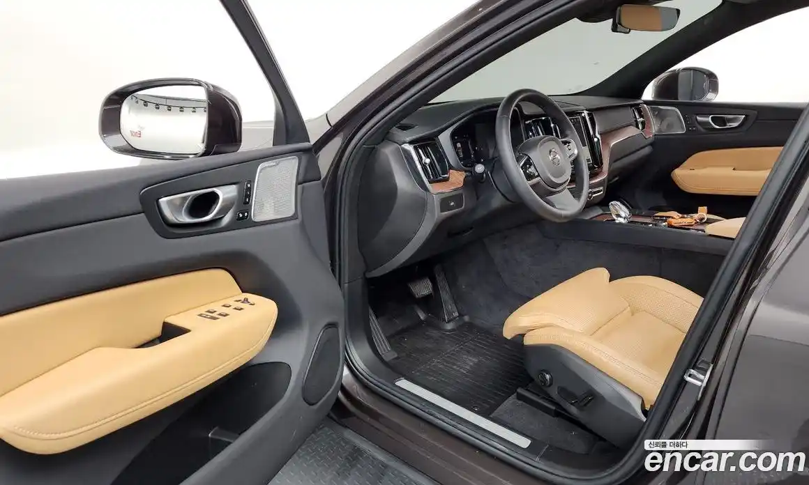 Volvo XC60 2024 2.0 Автомат в Москве № 197067, фото 10