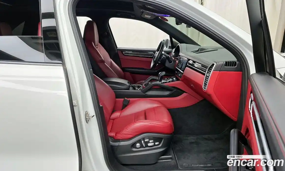 Porsche Cayenne 2019 3.0 Автомат в Москве № 197633, фото 2