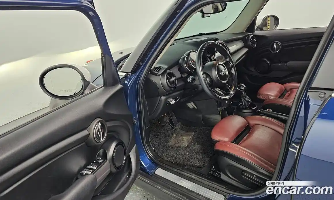 Mini Cooper 2018 1.5 Автомат в Москве № 198325, фото 12