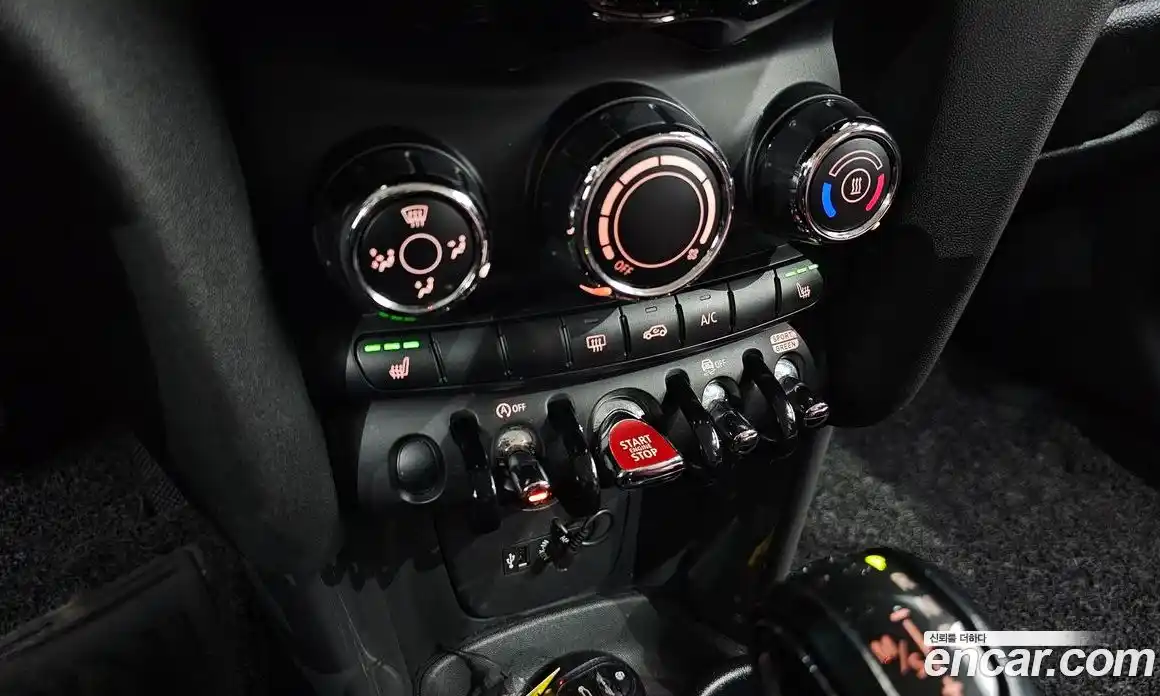 Mini Cooper 2018 1.5 Автомат в Москве № 198325, фото 15