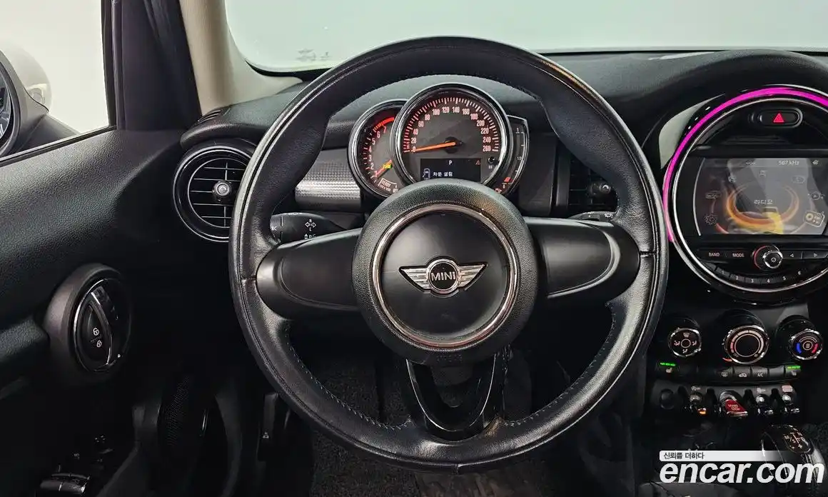 Mini Cooper 2018 1.5 Автомат в Москве № 198325, фото 5