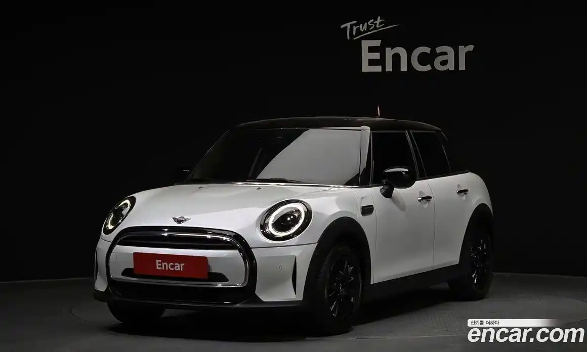 Mini Cooper 2024 1.5 Автомат в Москве № 200990, фото 13