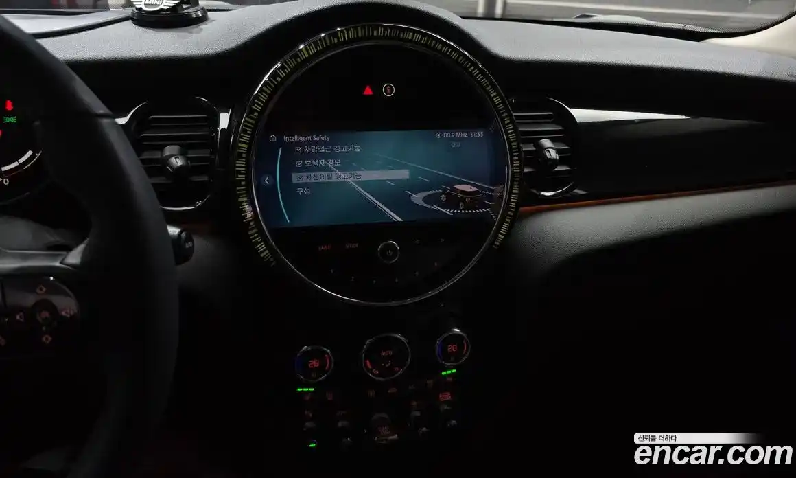 Mini Cooper 2024 1.5 Автомат в Москве № 200990, фото 16