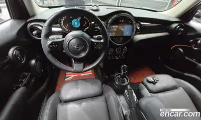 Mini Cooper 2024 1.5 Автомат в Москве № 200990, миниатюра 2