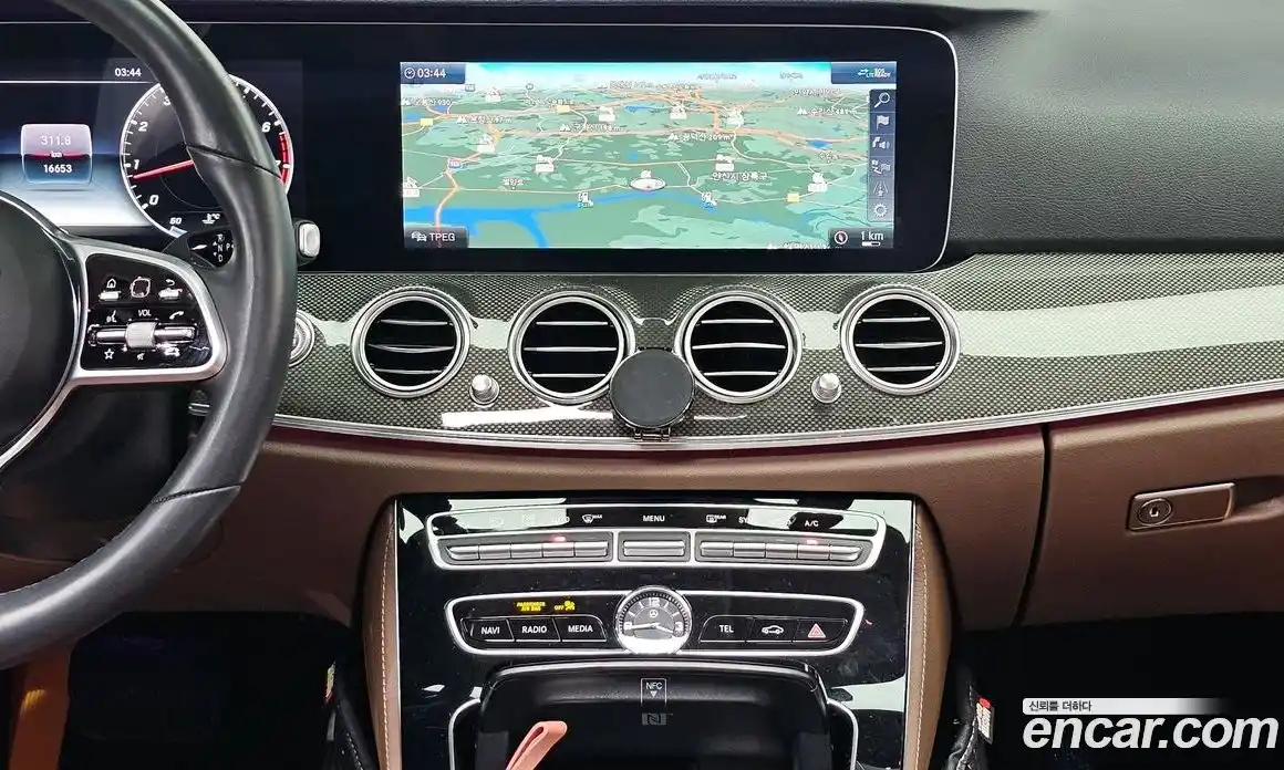 Mercedes-Benz E-Class 2020 2.0 Автомат в Москве № 203321, фото 19