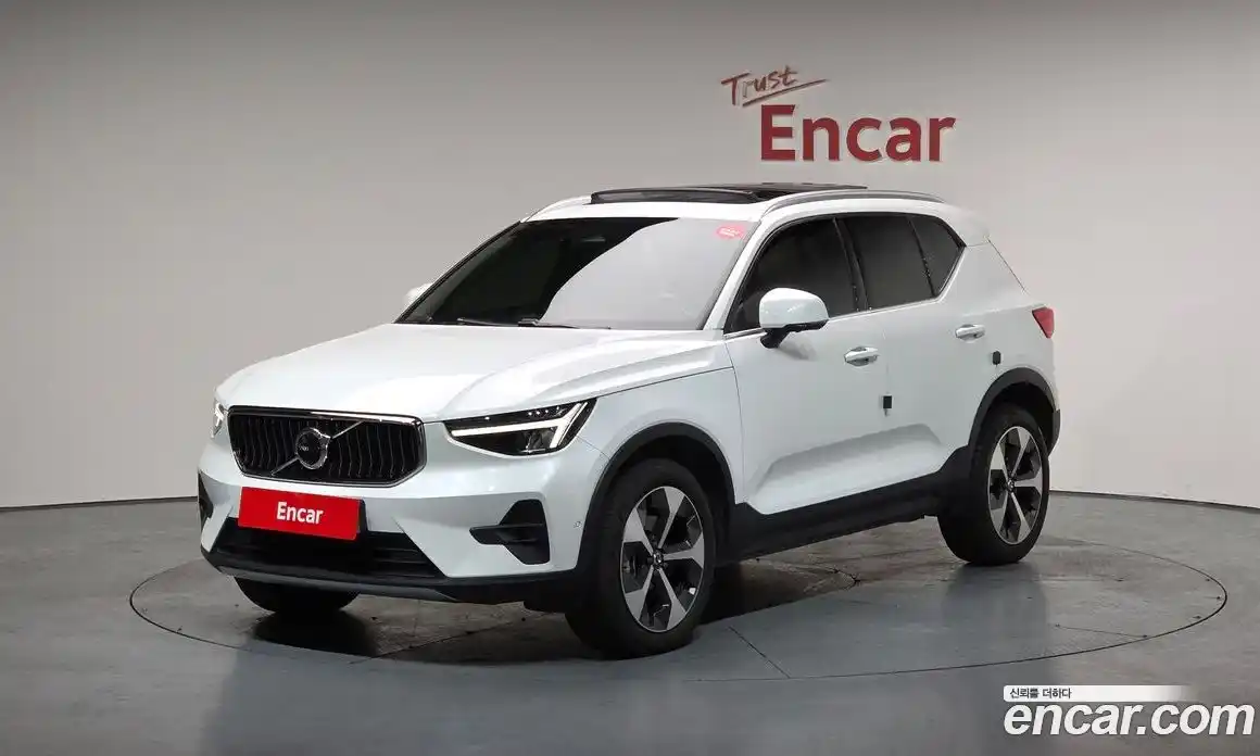 Volvo XC40 2023 2.0 Автомат в Москве № 212873, фото 12
