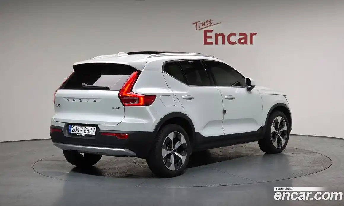 Volvo XC40 2023 2.0 Автомат в Москве № 212873, фото 17