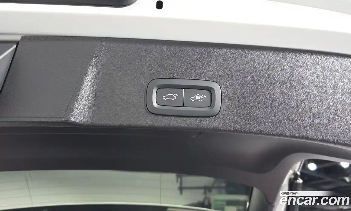 Volvo XC40 2023 2.0 Автомат в Москве № 212873, фото 20