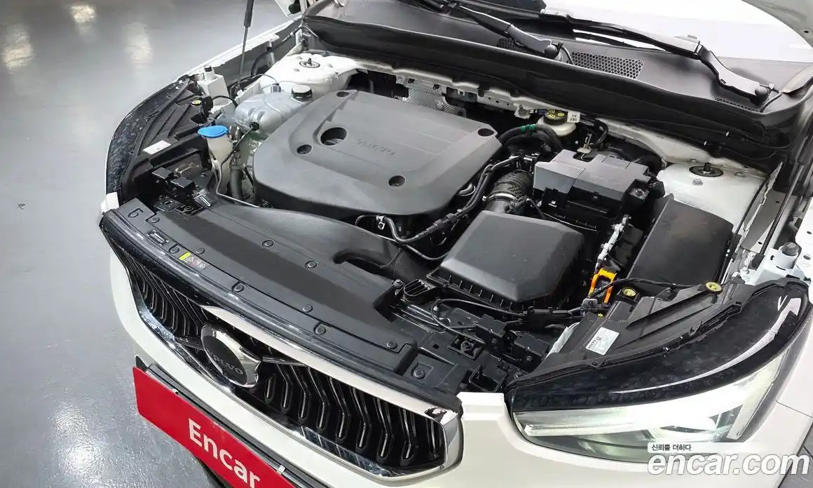 Volvo XC40 2023 2.0 Автомат в Москве № 212873, фото 3