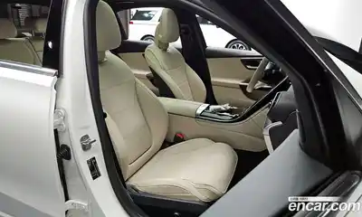 Mercedes-Benz C-Class 2024 2.0 Автомат в Москве № 218246, миниатюра 3