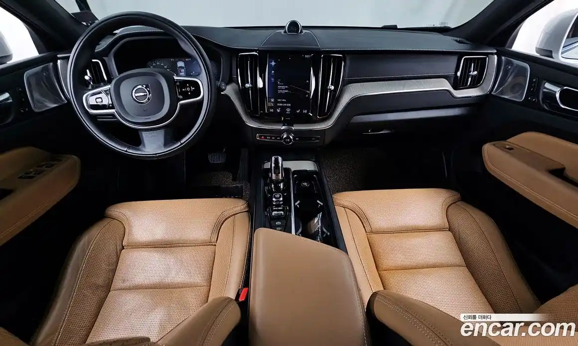 Volvo XC60 2019 2.0 Автомат в Москве № 230544, фото 5
