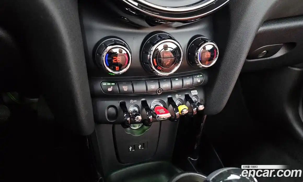 Mini Cooper Convertible 2020 2.0 Автомат в Москве № 231440, фото 11