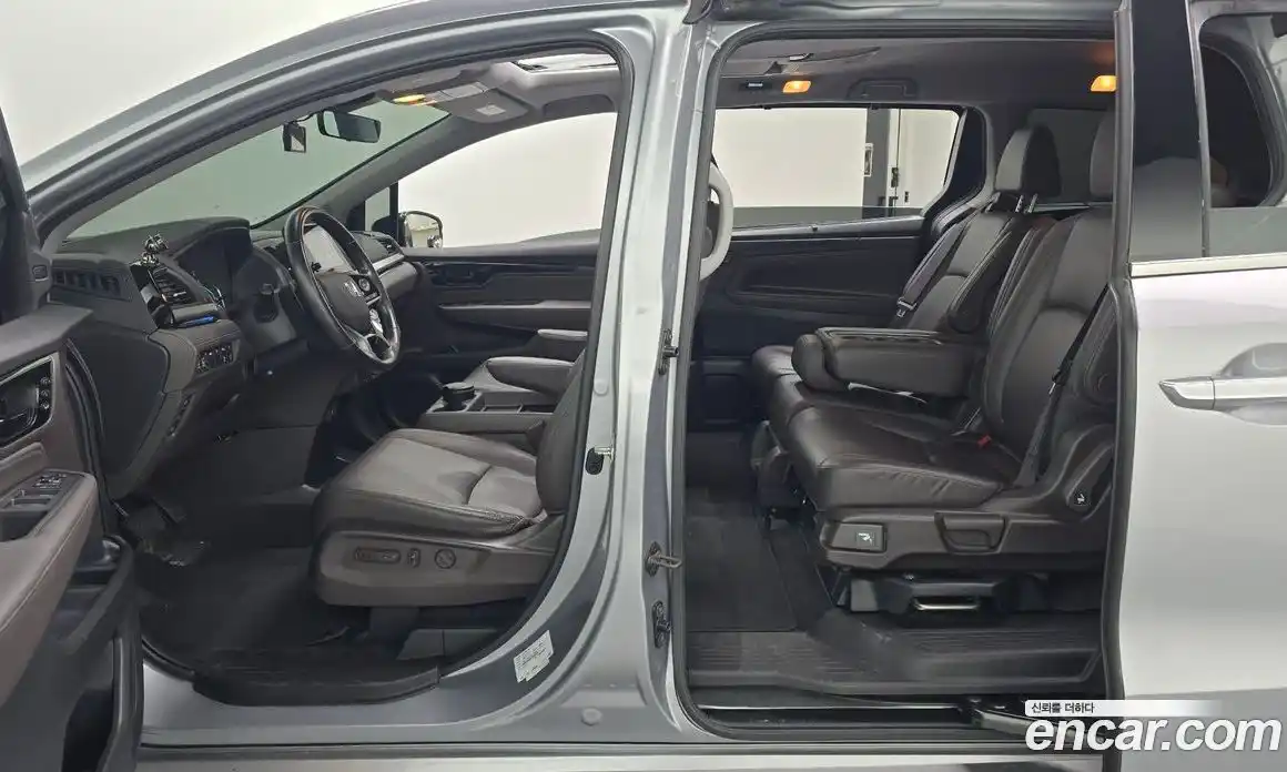 Honda Odyssey 2018 3.5 Автомат в Москве № 232913, фото 1