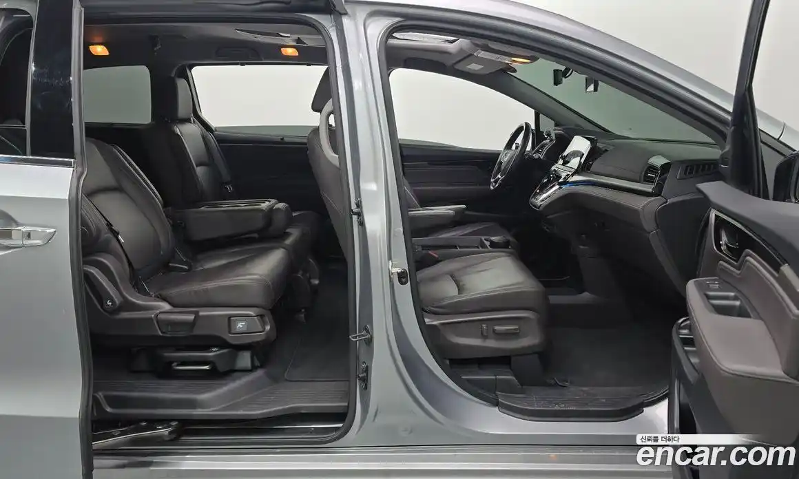Honda Odyssey 2018 3.5 Автомат в Москве № 232913, фото 16