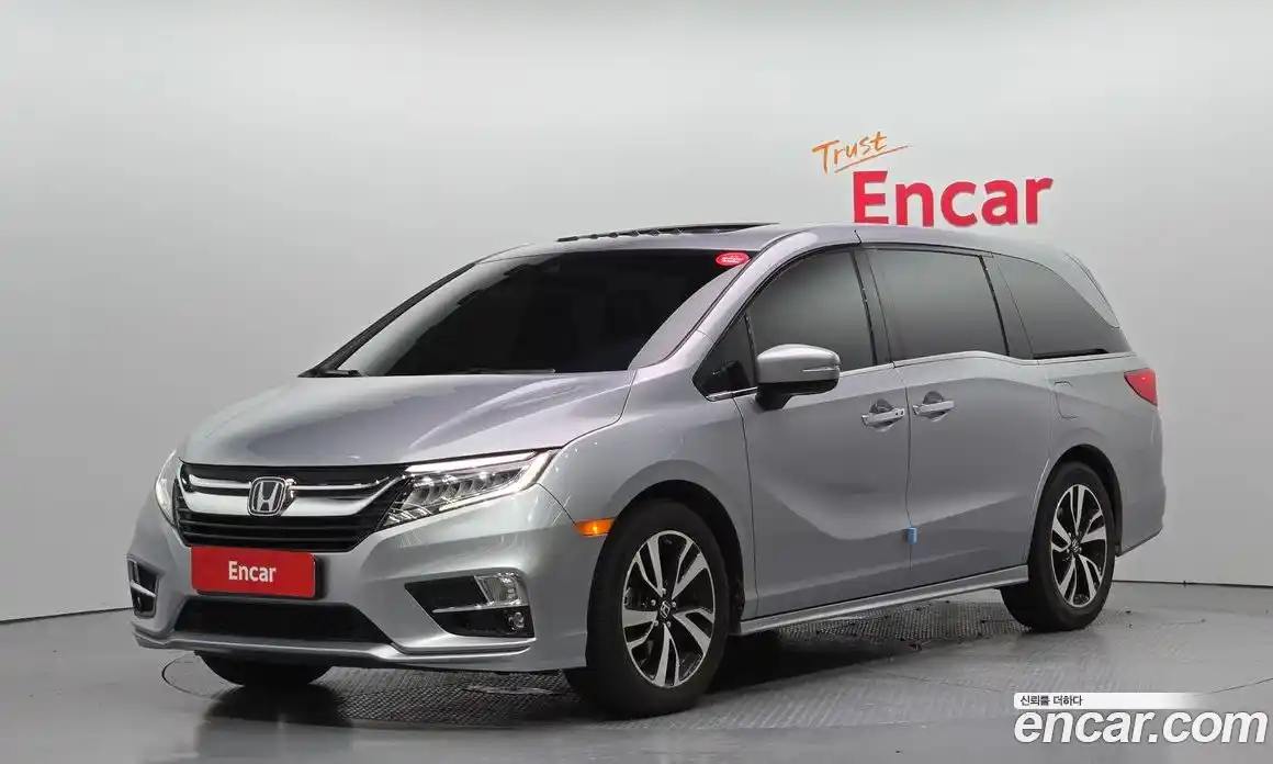 Honda Odyssey 2018 3.5 Автомат в Москве № 232913, фото 6