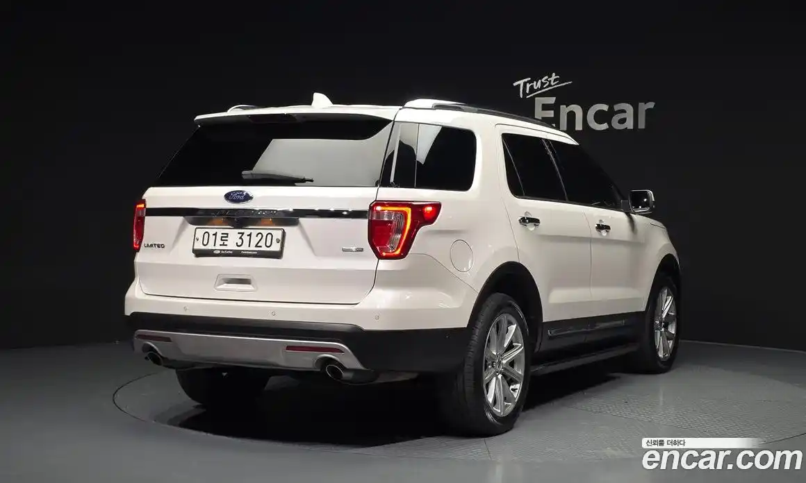 Ford Explorer 2017 2.3 Автомат в Москве № 273421, фото 4
