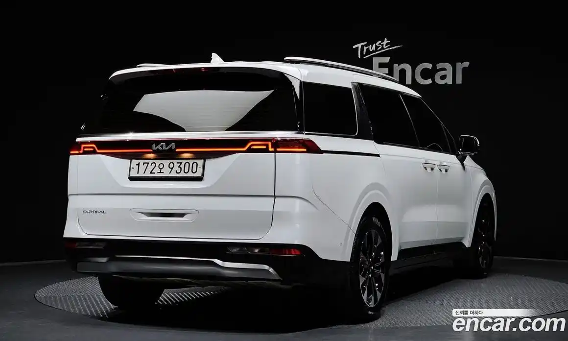 Kia Canival 2023 3.5 Автомат в Москве № 286917, фото 13