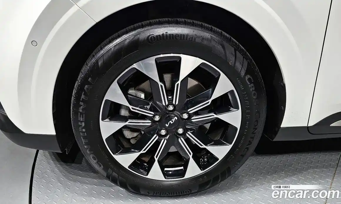 Kia Canival 2023 3.5 Автомат в Москве № 286917, фото 19