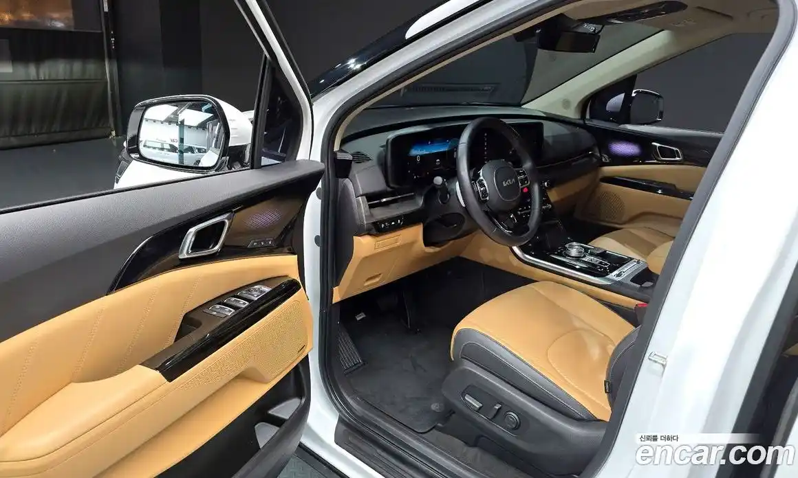 Kia Canival 2023 3.5 Автомат в Москве № 286917, фото 5