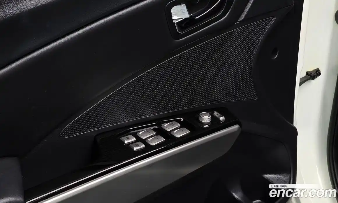 SsangYong TIBOLI 2015 1.6 Автомат в Москве № 30197, фото 7