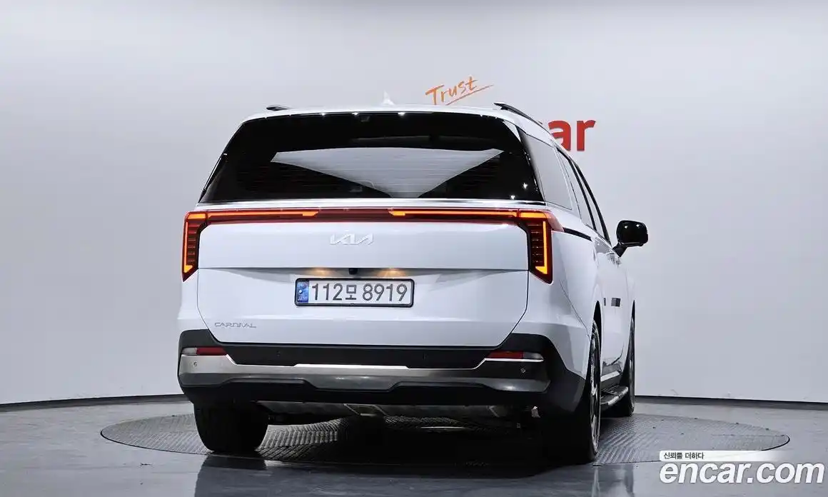 Kia Canival 2025 2.2 Автомат в Москве № 306318, фото 3