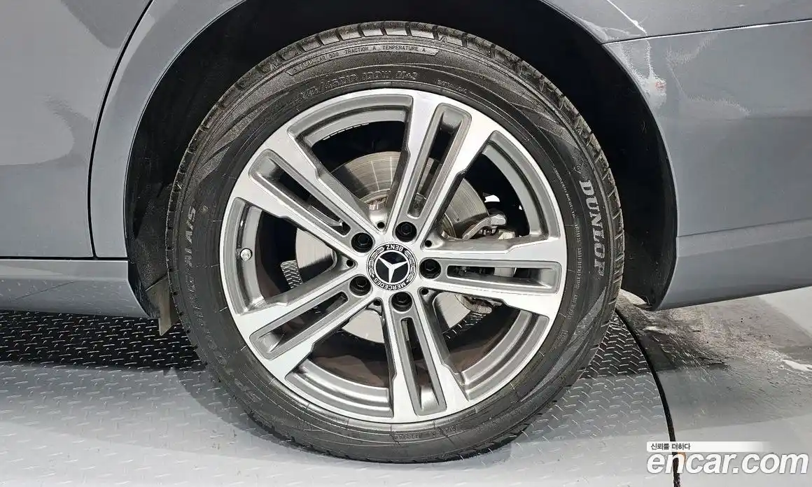 Mercedes-Benz E-Class 2021 2.0 Автомат в Москве № 308340, фото 6