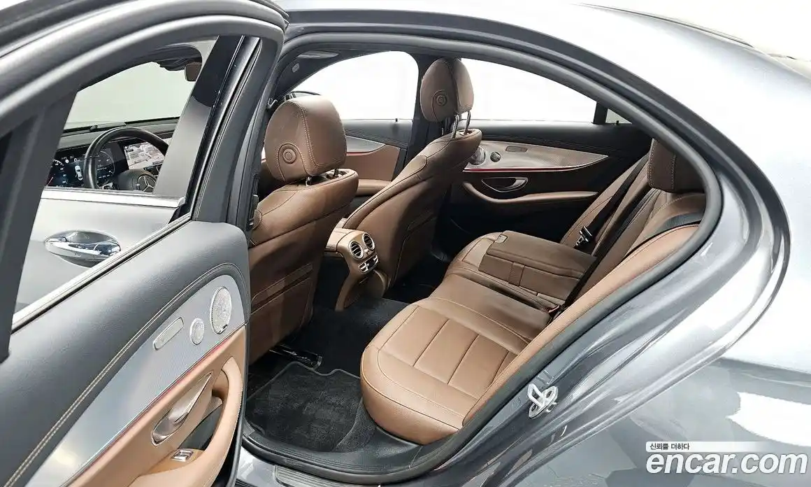 Mercedes-Benz E-Class 2021 2.0 Автомат в Москве № 308340, фото 7