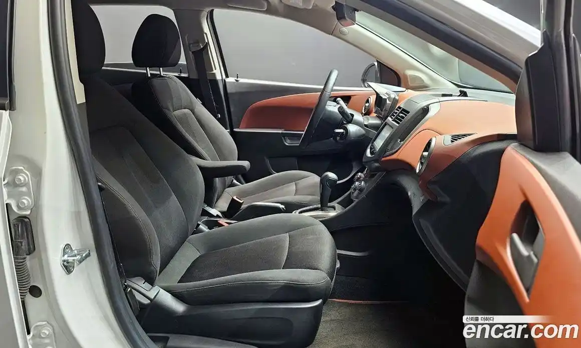 Chevrolet Aveo 2014 1.6 Автомат в Москве № 326923, фото 5